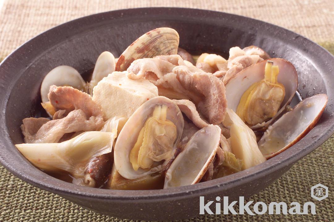 Simmered Pork and Asari Clams with Kimchi